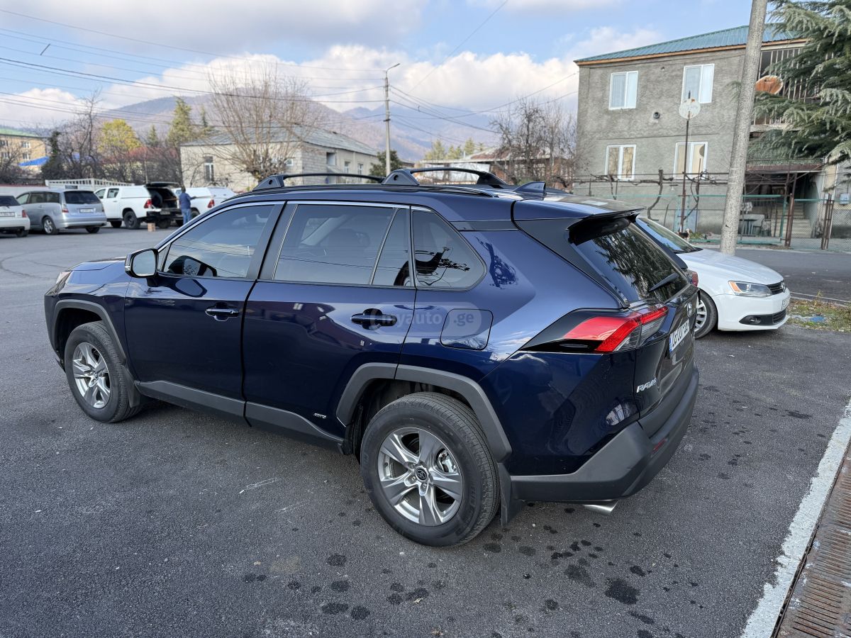 Toyota XLE Premium 4dr All Wheel Driv — миниатюра 4