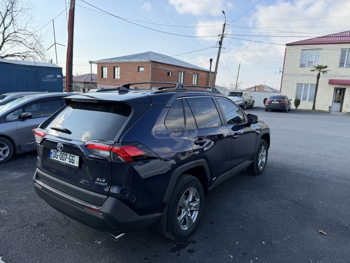 Toyota XLE Premium 4dr All Wheel Driv — миниатюра 6