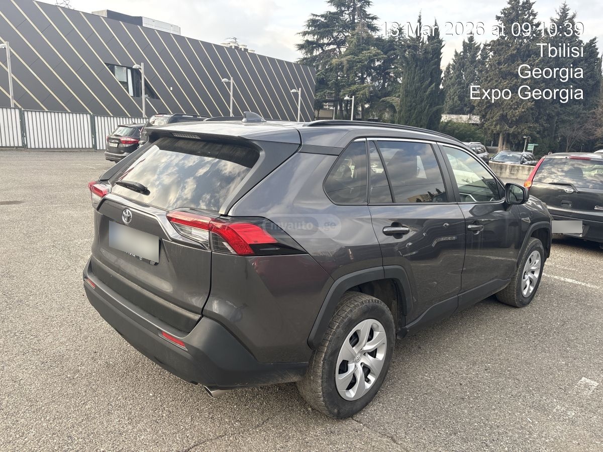 Toyota Rav 4 - фото 3