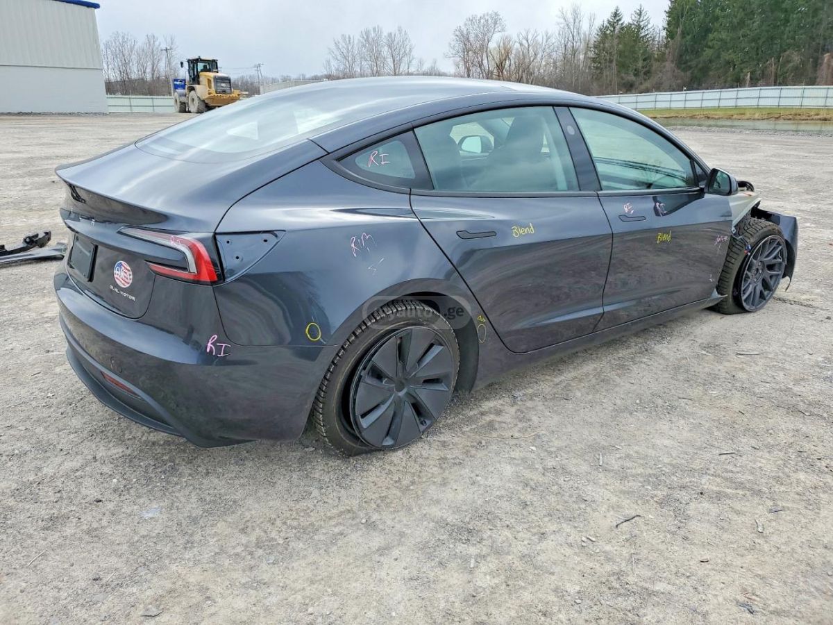 Tesla Model 3 2025 — миниатюра 3
