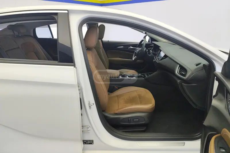 Buick Regal 2022 — миниатюра 12