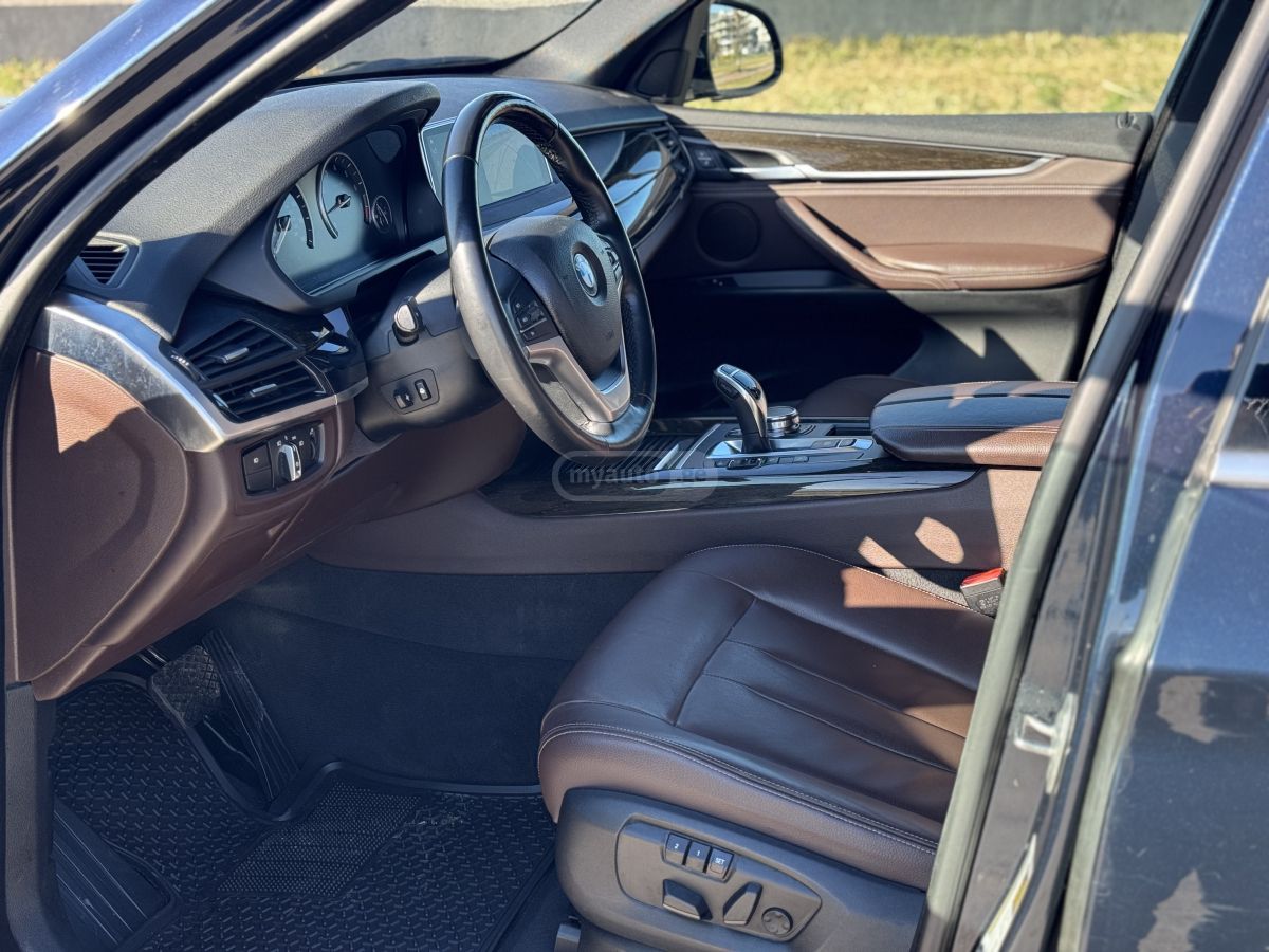 BMW X5 - фото 11