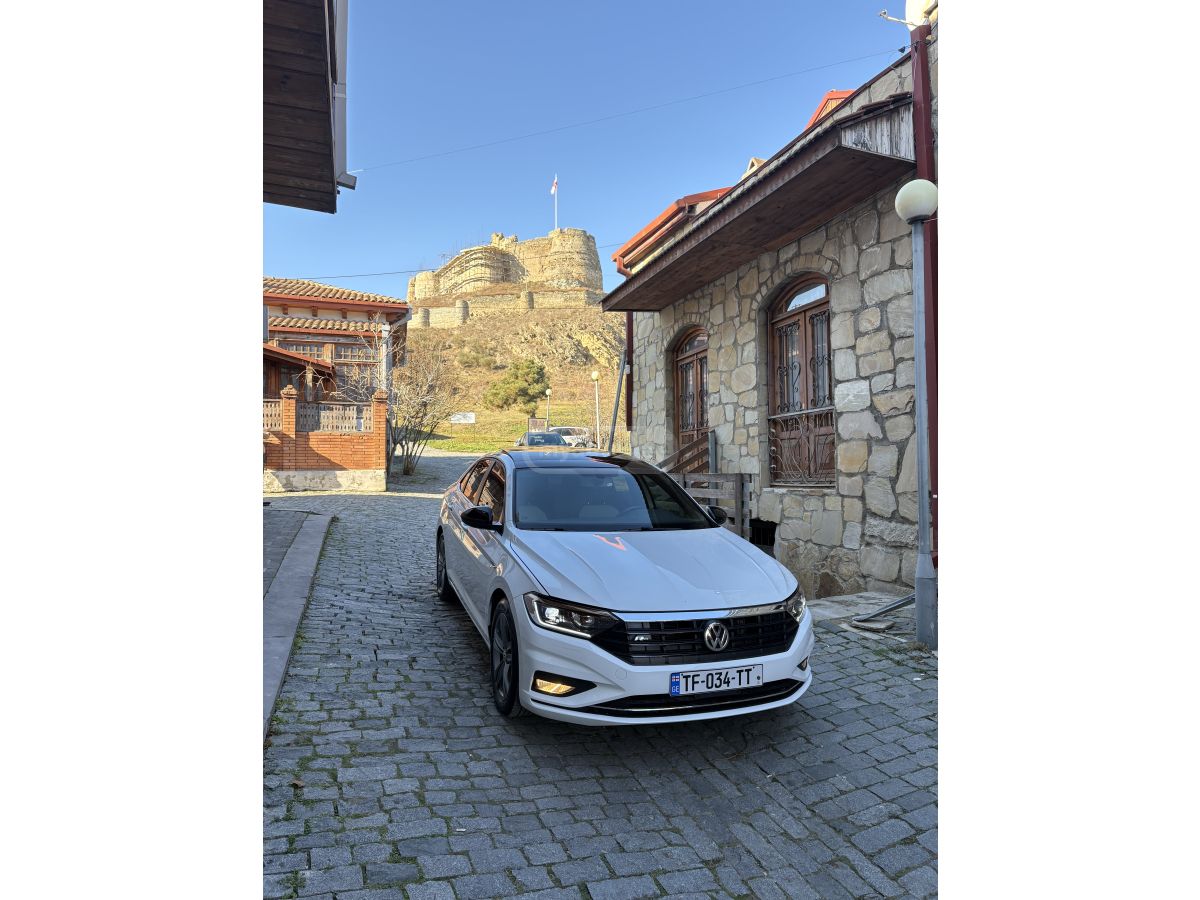 Volkswagen Jetta - фото 2