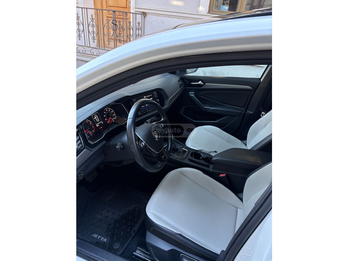 Volkswagen Jetta - фото 8