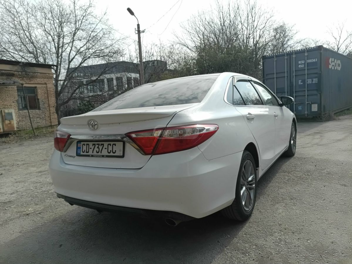 Toyota Camry - фото 4
