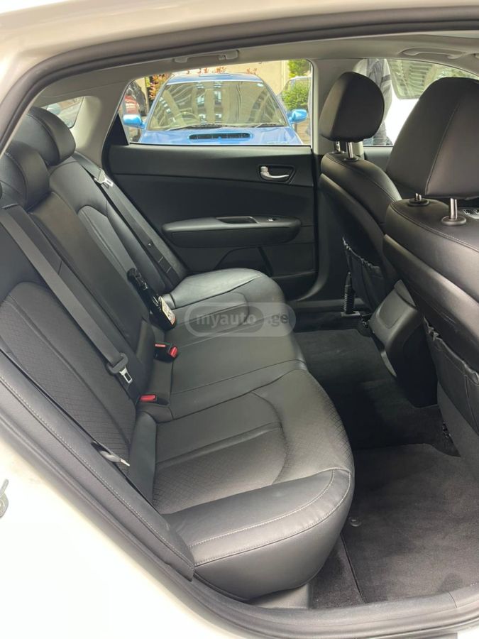 Kia Optima - фото 9