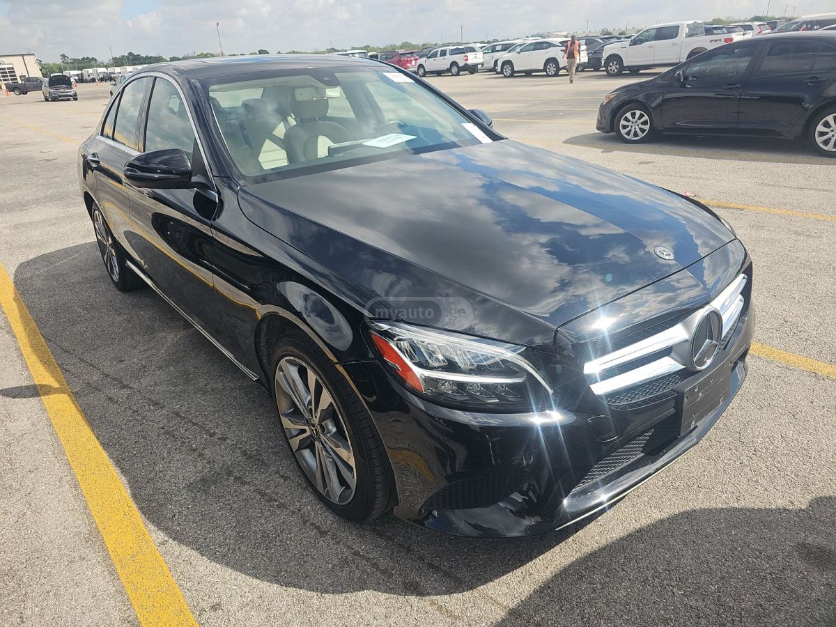 Mercedes-Benz C 300 - фото 1