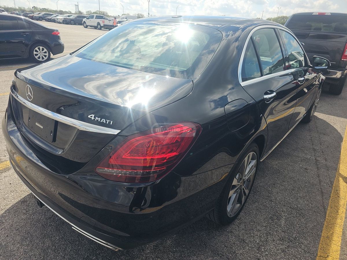 Mercedes-Benz C 300 - фото 3