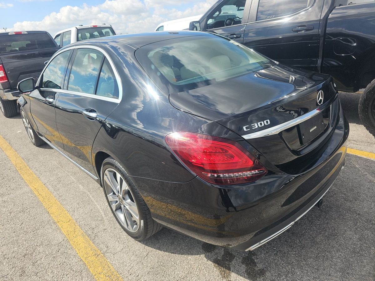 Mercedes-Benz C 300 - фото 5