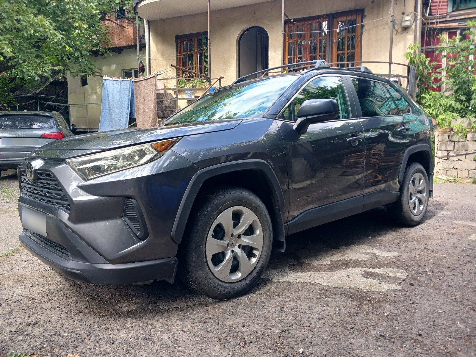Toyota RAV 4 - фото 1