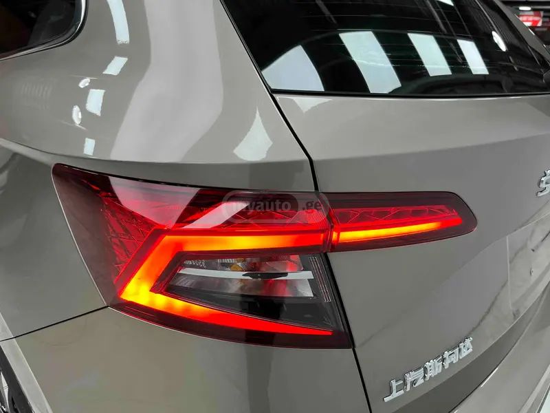 Skoda Karoq 2025 — миниатюра 8