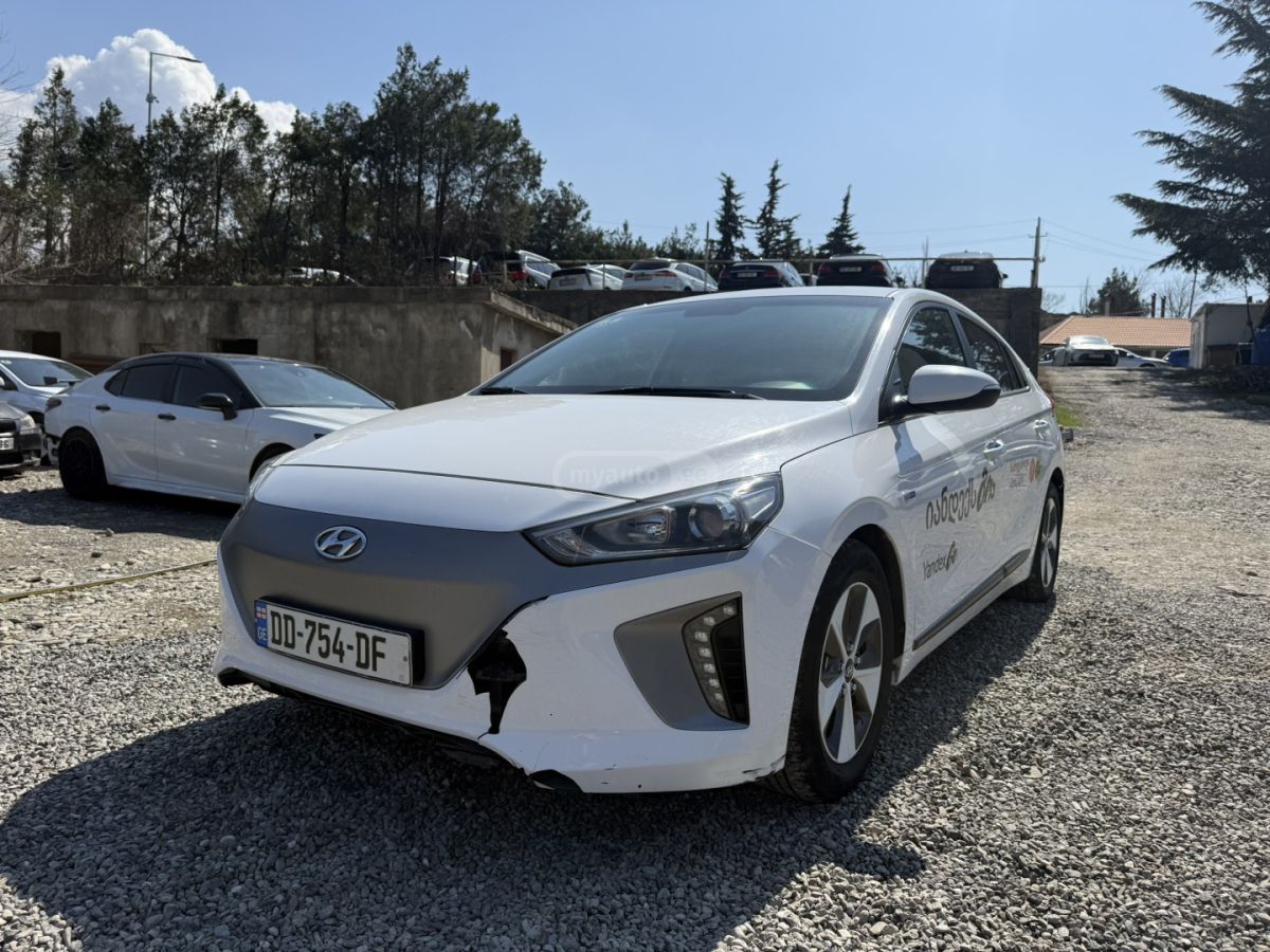 Hyundai Ioniq - фото 1