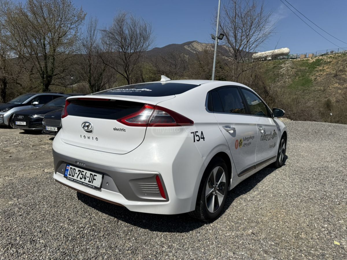 Hyundai Ioniq - фото 3