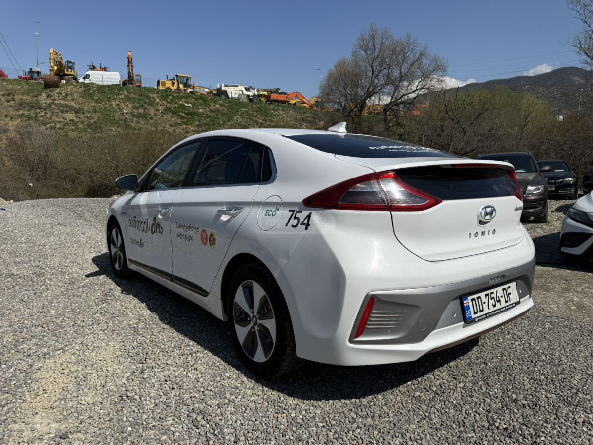Hyundai Ioniq - фото 4