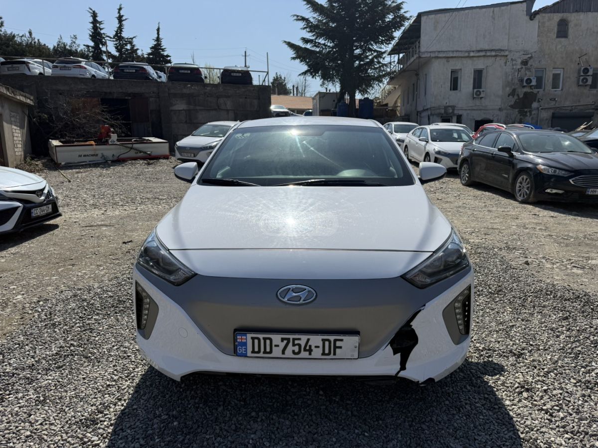 Hyundai Ioniq - фото 8