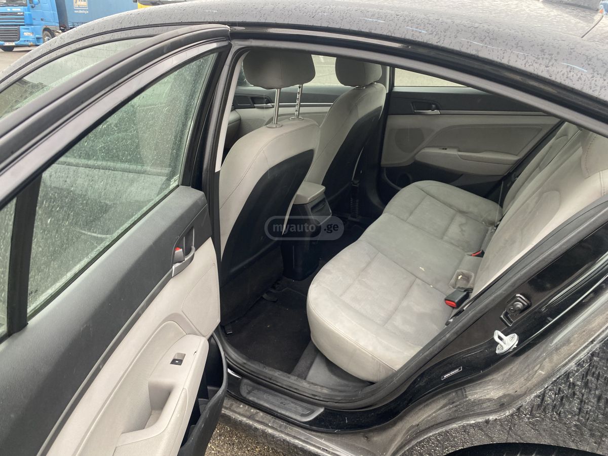 Hyundai Elantra - фото 11