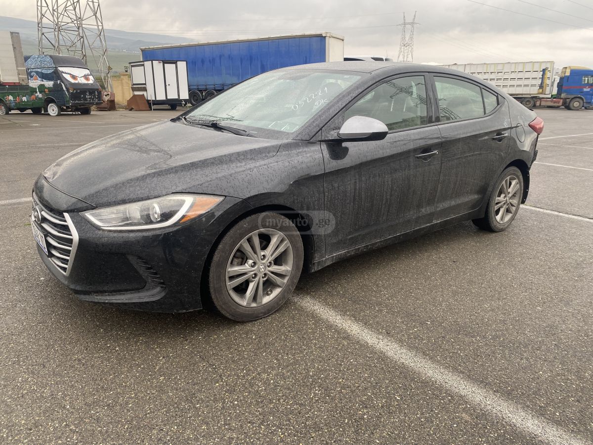 Hyundai Elantra - фото 4