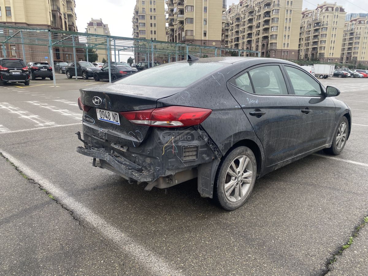 Hyundai Elantra - фото 5