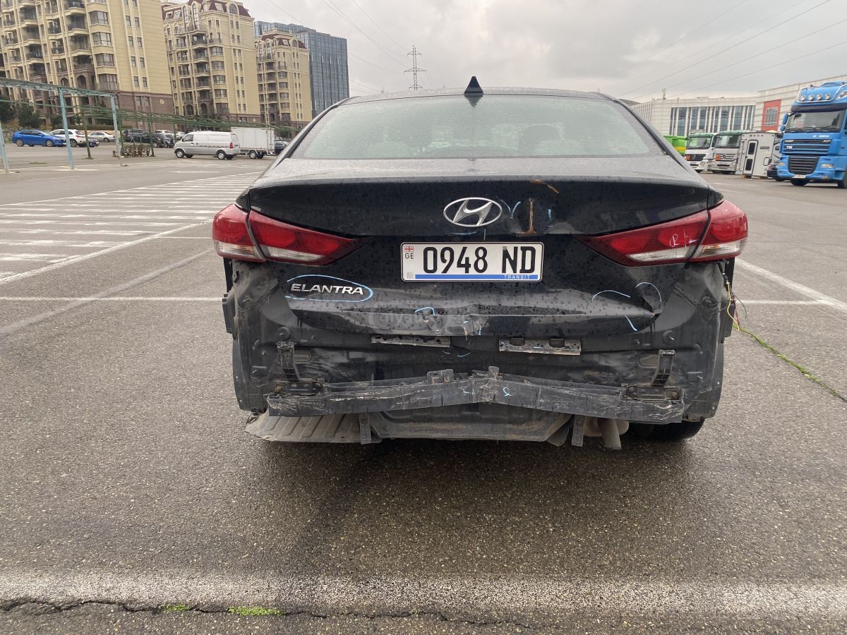 Hyundai Elantra - фото 6