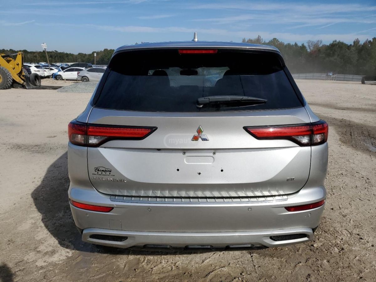 Mitsubishi Outlander - фото 6