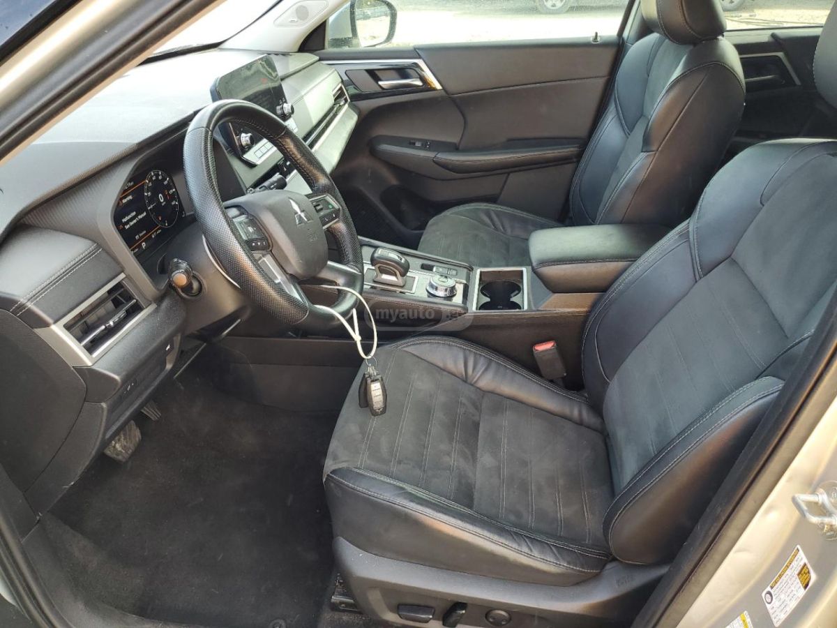 Mitsubishi Outlander - фото 7