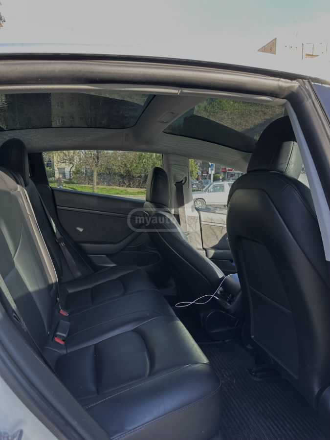 Tesla Model 3 - фото 7