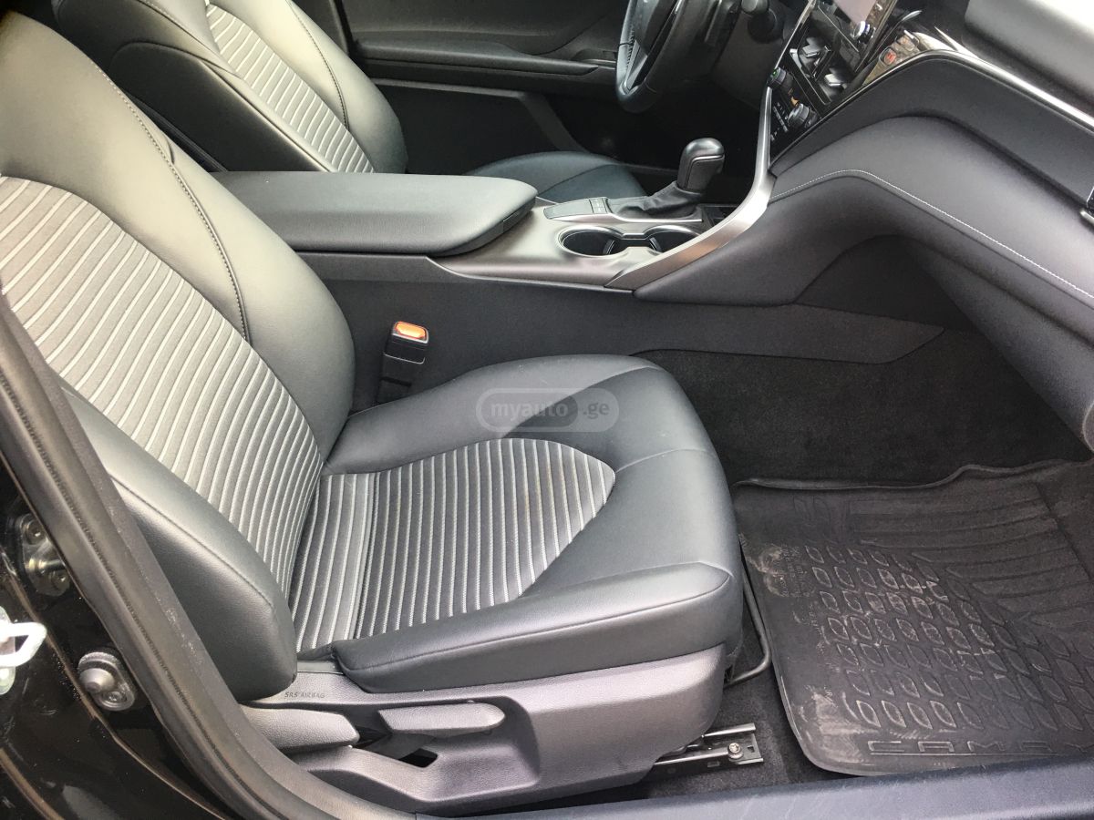 Toyota Camry - фото 5