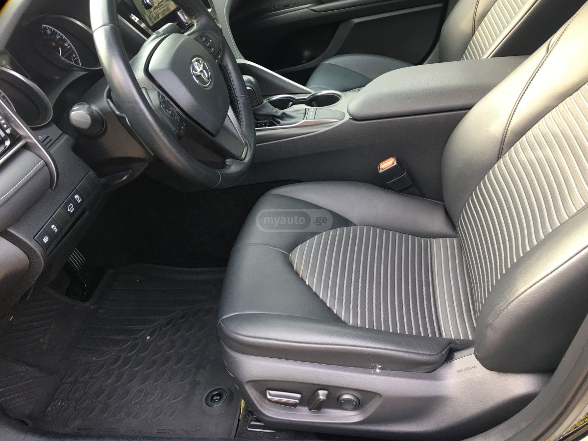 Toyota Camry - фото 8