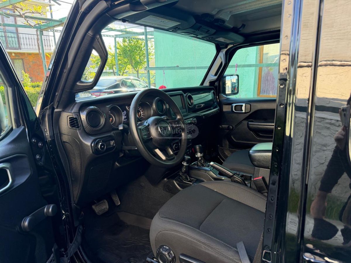 Jeep Wrangler - фото 7