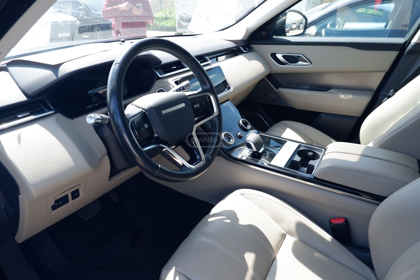 Land Rover Range Rover Velar 2021 — миниатюра 10