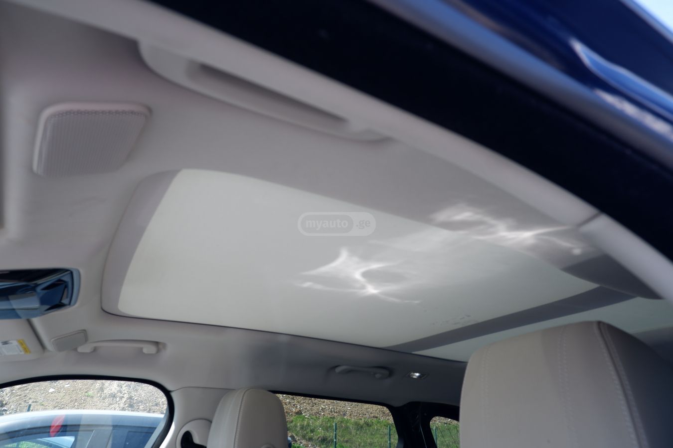 Land Rover Range Rover Velar 2021 — миниатюра 12