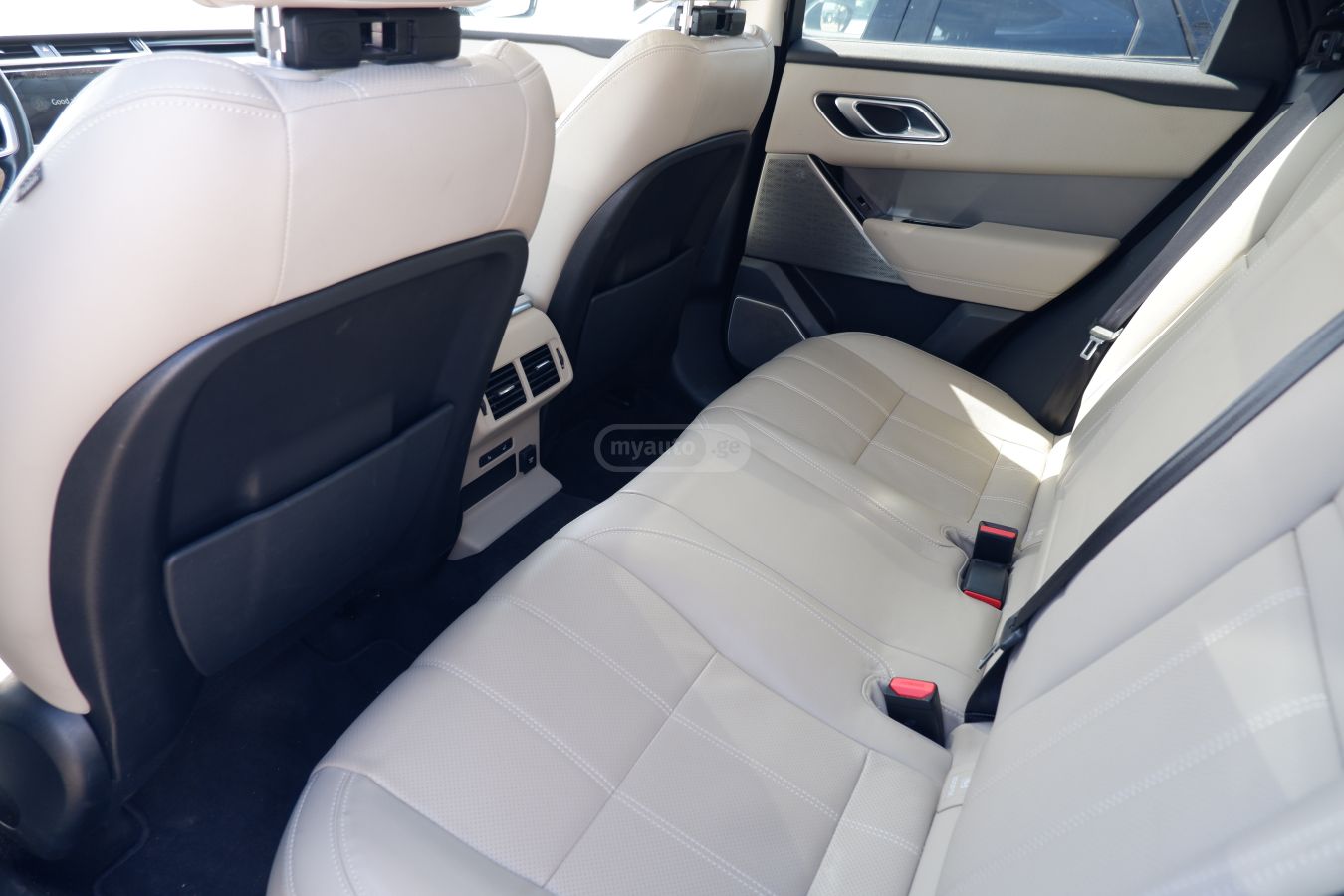 Land Rover Range Rover Velar 2021 — миниатюра 8