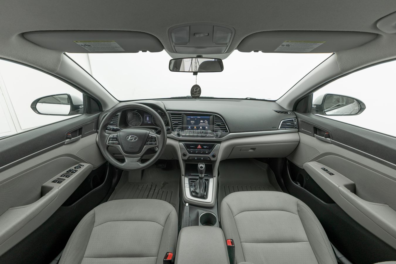 Hyundai Elantra - фото 10