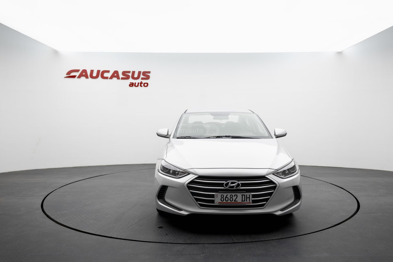 Hyundai Elantra - фото 2