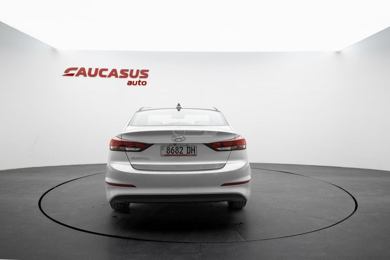 Hyundai Elantra - фото 5