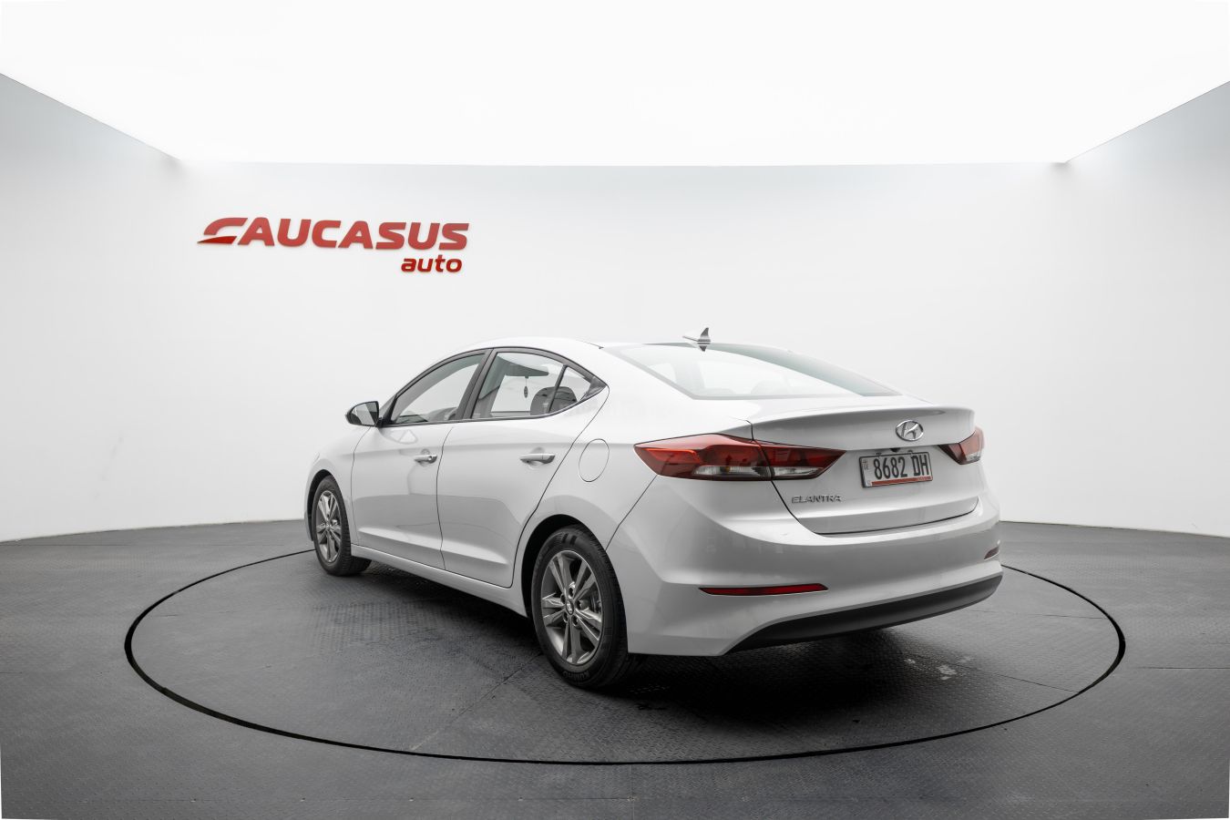 Hyundai Elantra - фото 6