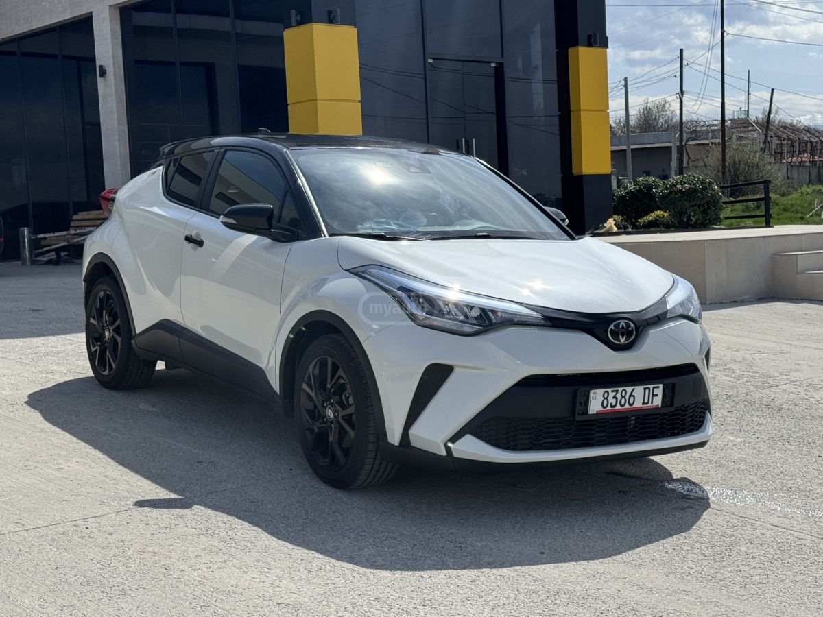 Toyota CHR - фото 1