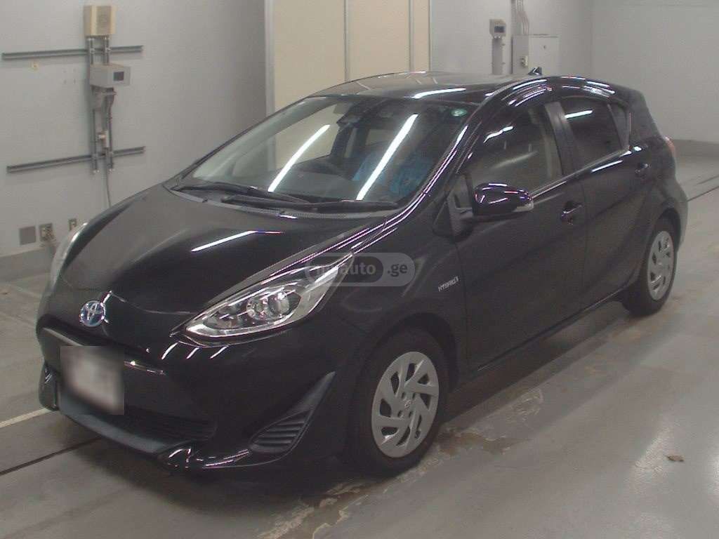Toyota Aqua - фото 1