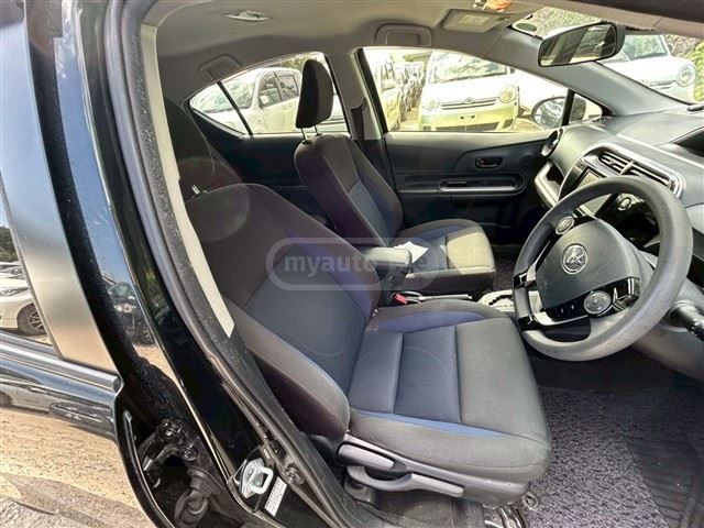 Toyota Aqua - фото 12