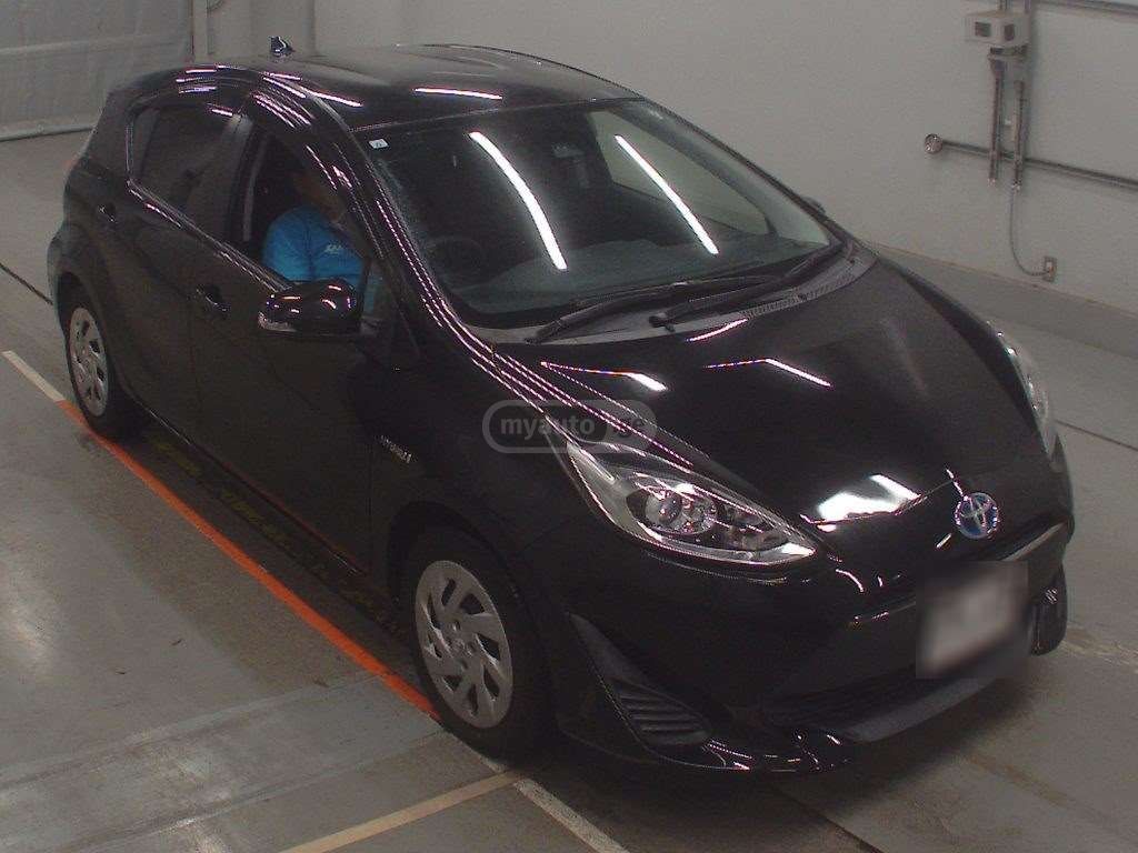 Toyota Aqua - фото 3