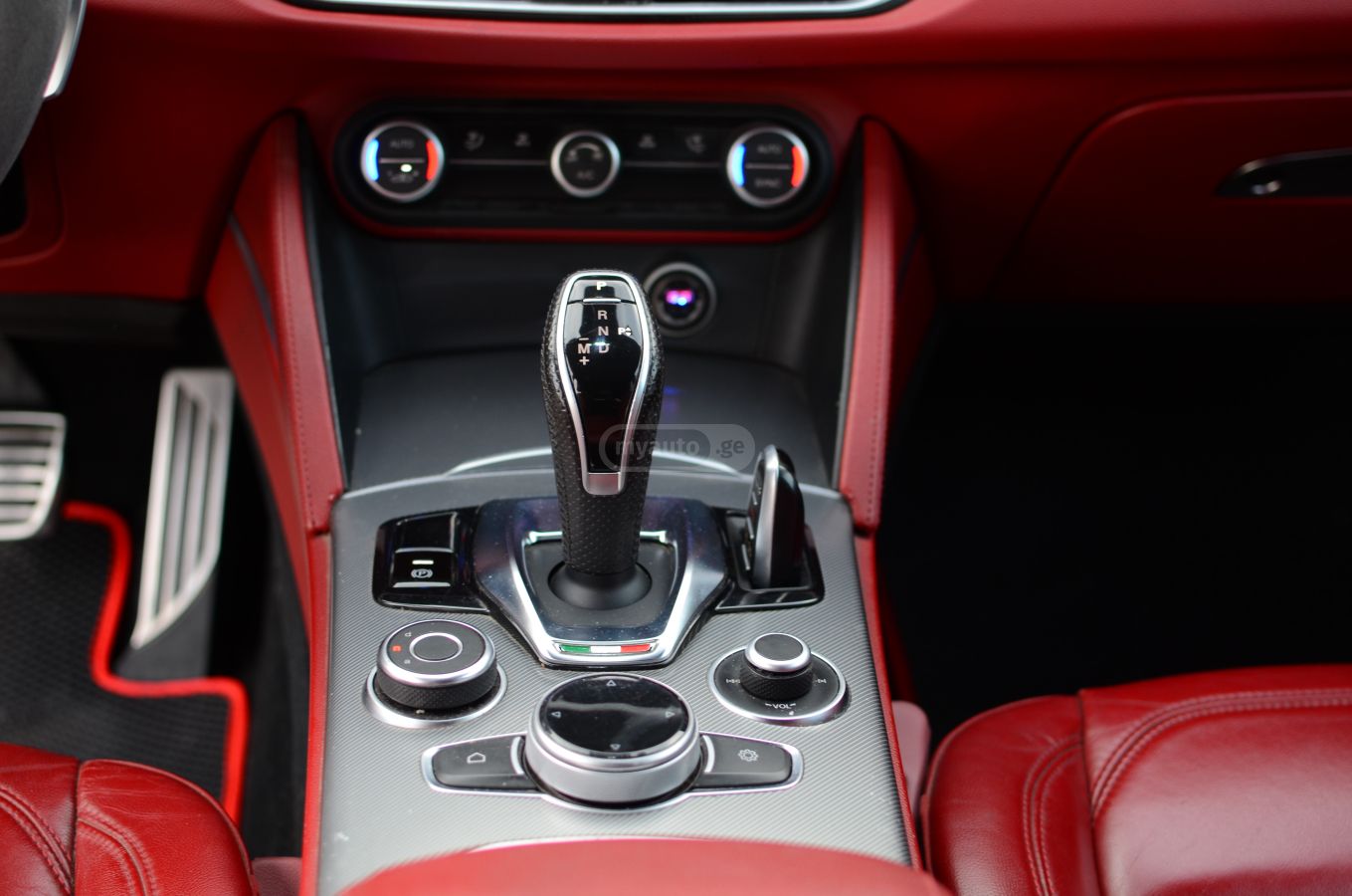 Alfa Romeo Stelvio - фото 8