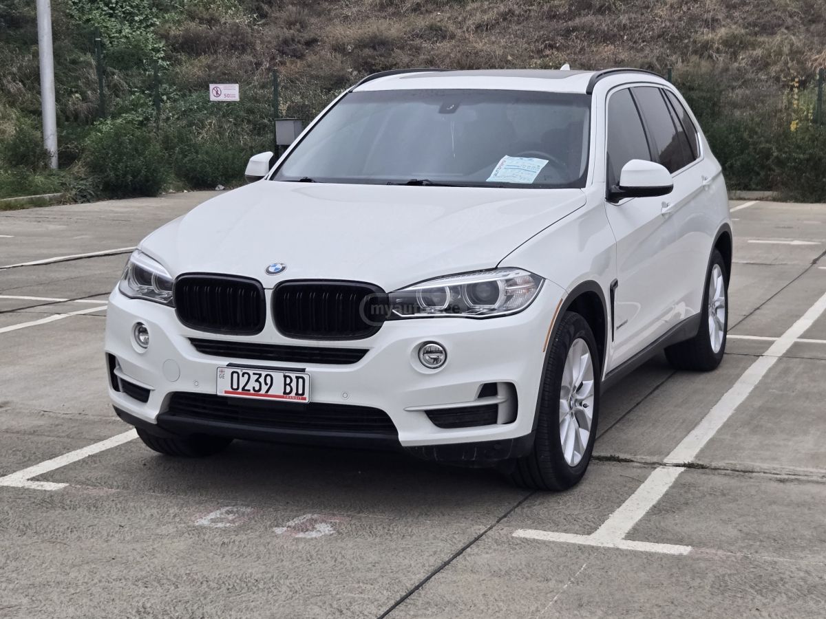 BMW X5 - фото 1