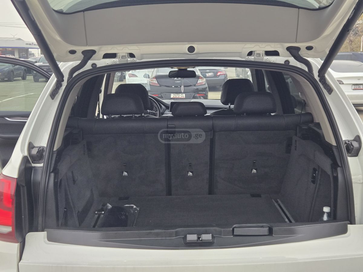 BMW X5 - фото 10