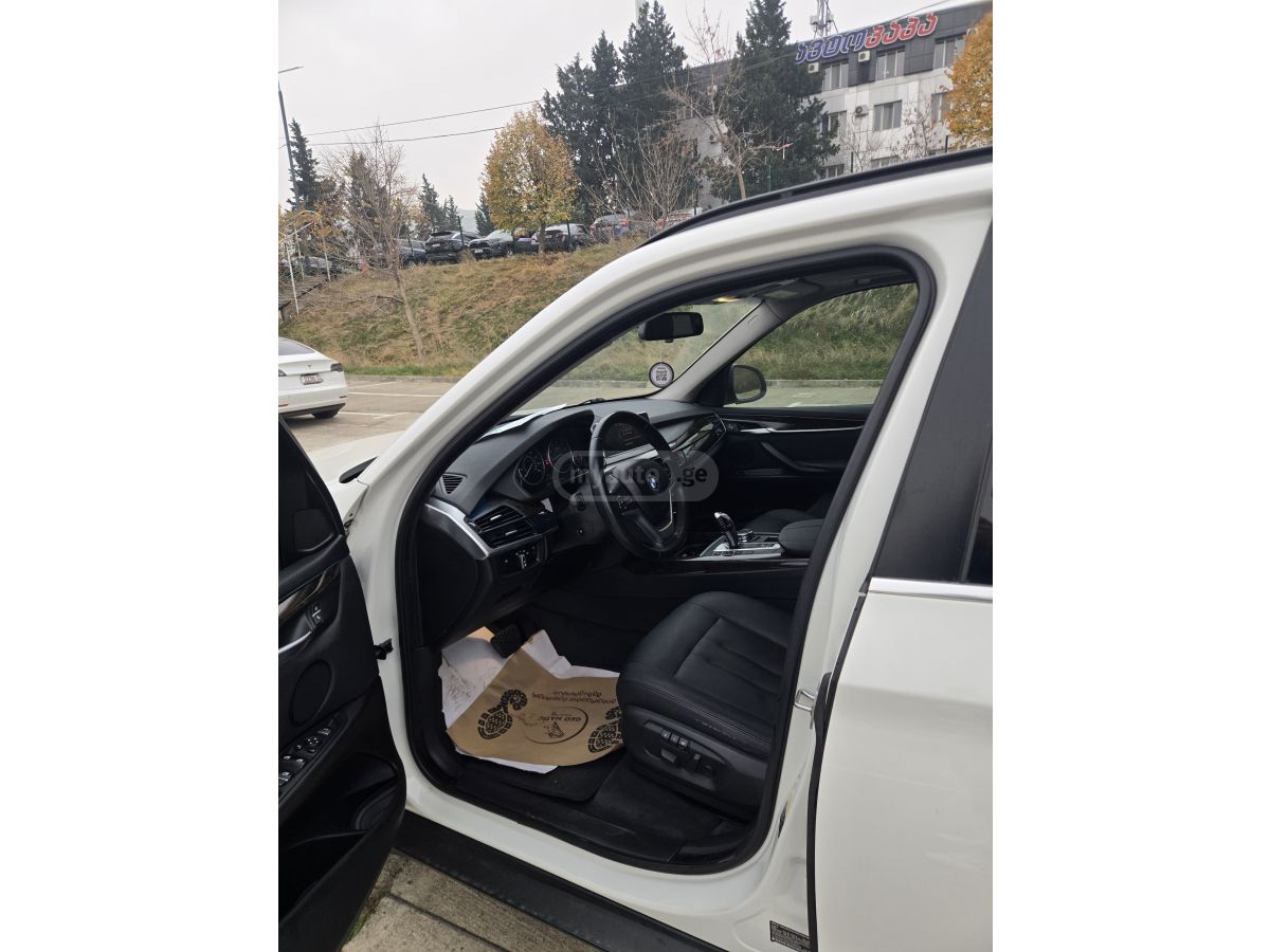 BMW X5 - фото 11