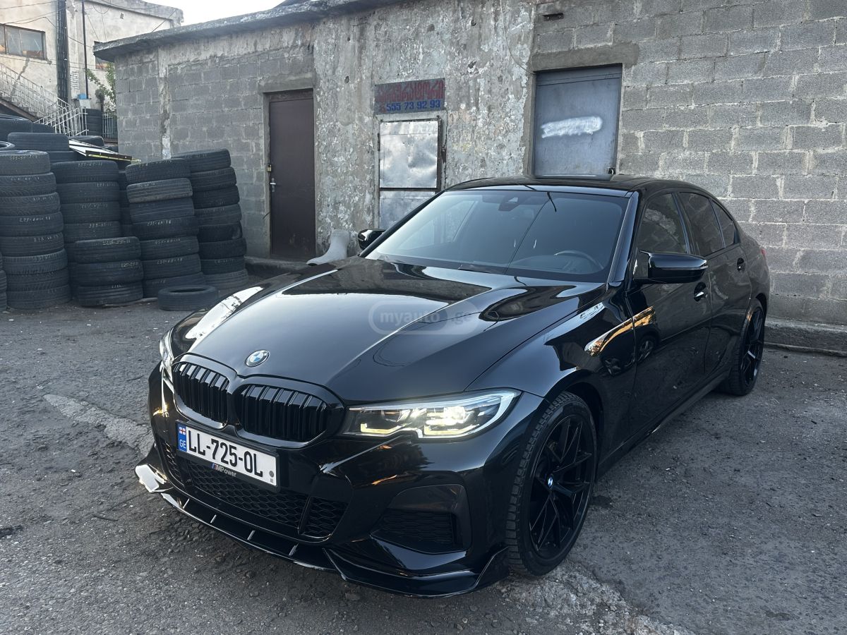 BMW 330 - фото 1