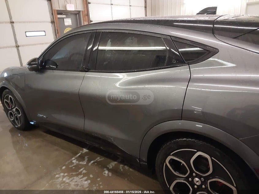 Ford Mustang Mach-E GT 4dr All-Wheel Drive Automat 2023 — миниатюра 13