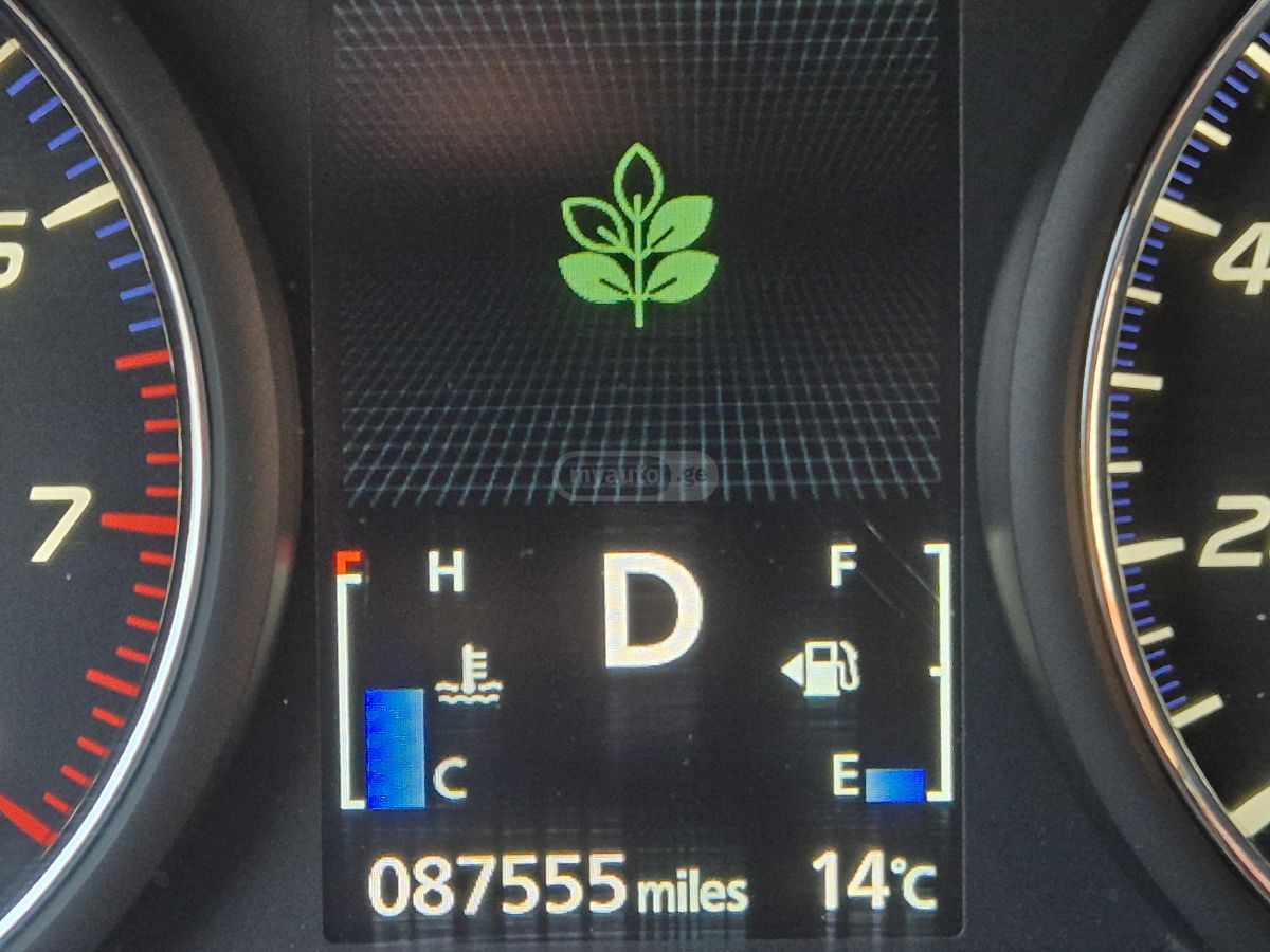 Mitsubishi Outlander - фото 12