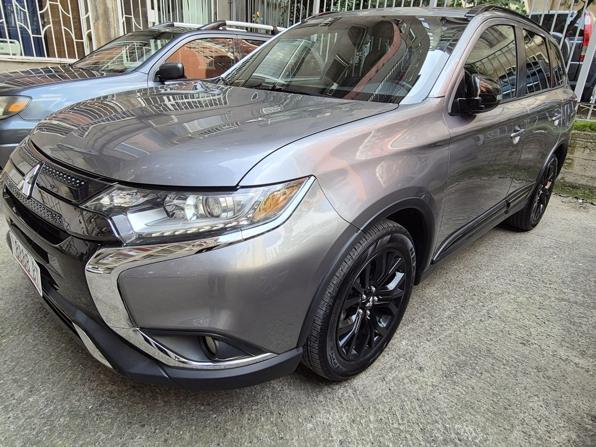 Mitsubishi Outlander - фото 2