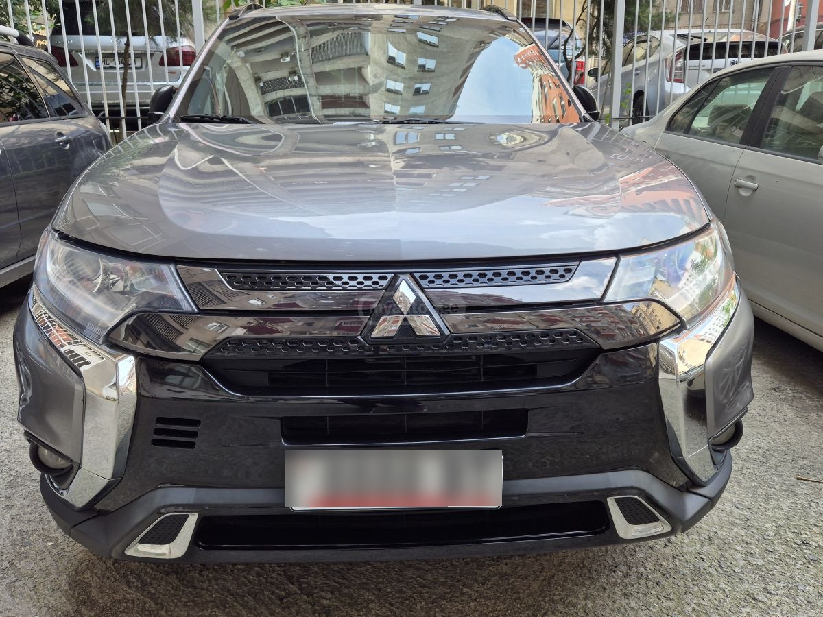 Mitsubishi Outlander - фото 4