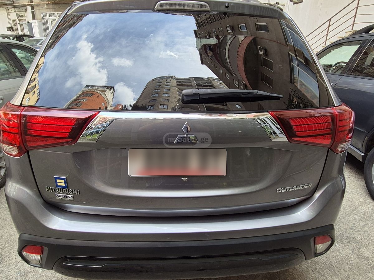 Mitsubishi Outlander - фото 7